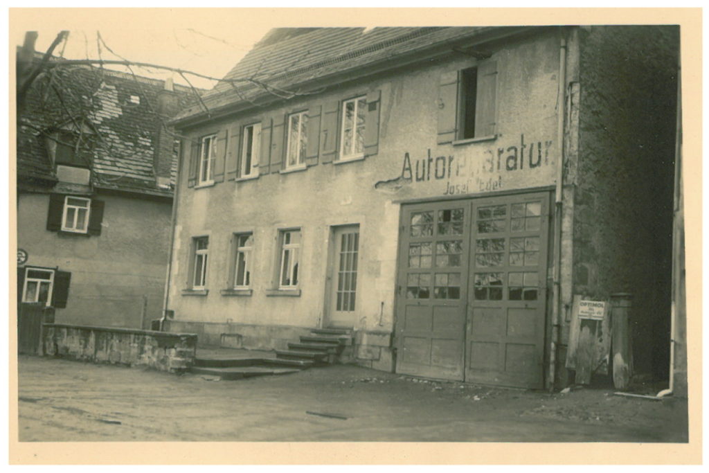 Historische Aufnahme der Autowerkstatt Edel, Auto Edel, Rottenburg am Neckar, Zollernalbkreis nahe Tübingen. Erstes Firmengebäude in der Kirchgasse 20